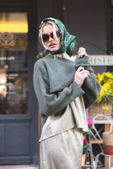 Carré VV - Série Bandana en twill de soie – Kaki Vert Forêt - Vannina VESPERINI