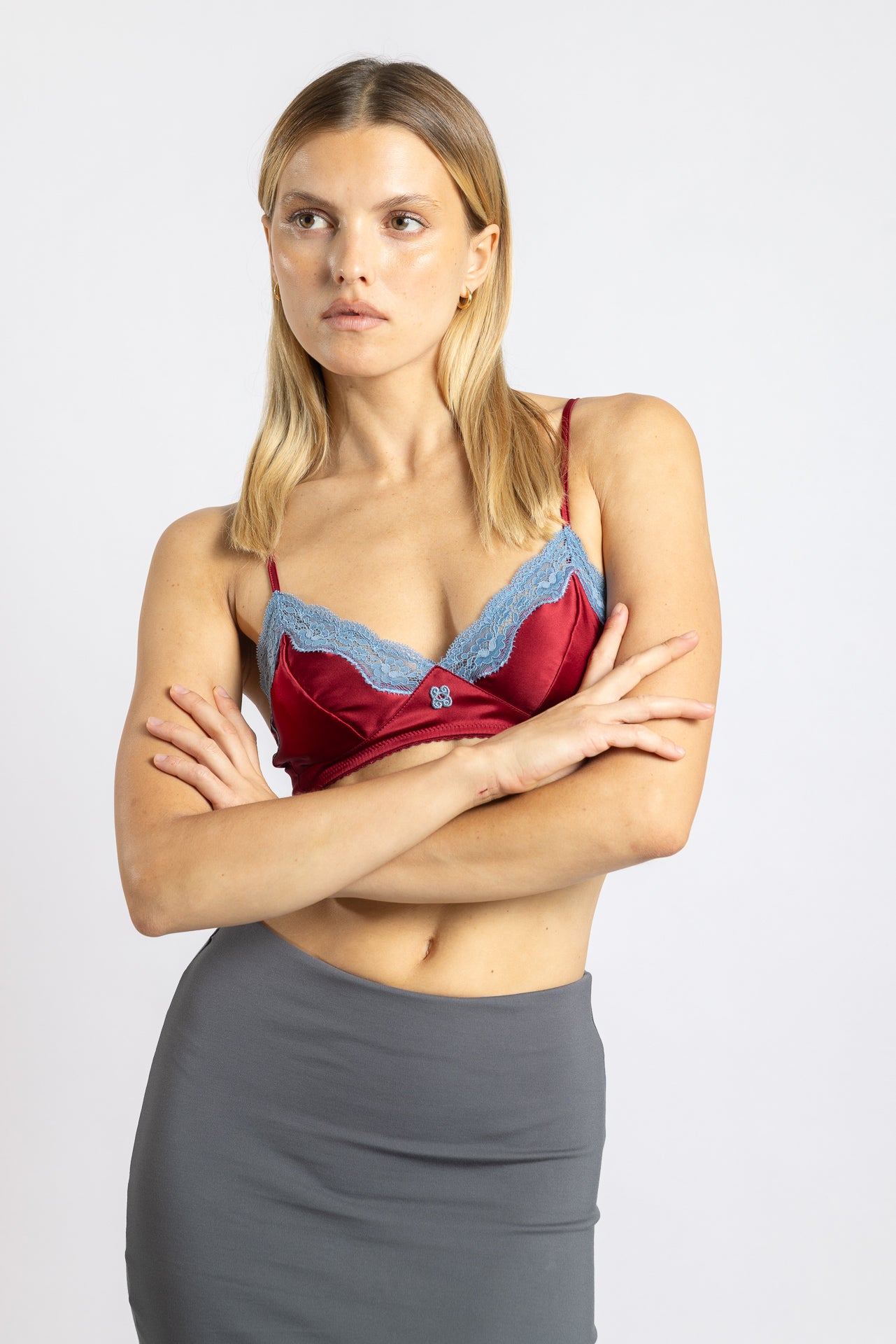 Triangle en soie Rubis - Storm - Vannina VESPERINI
