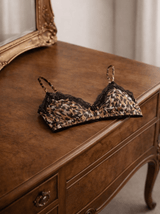 Triangle en soie Léopard - Choco - Vannina VESPERINI